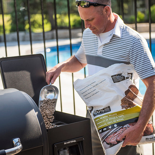 Broil King Regal Pellet 500 Smoker And Grill